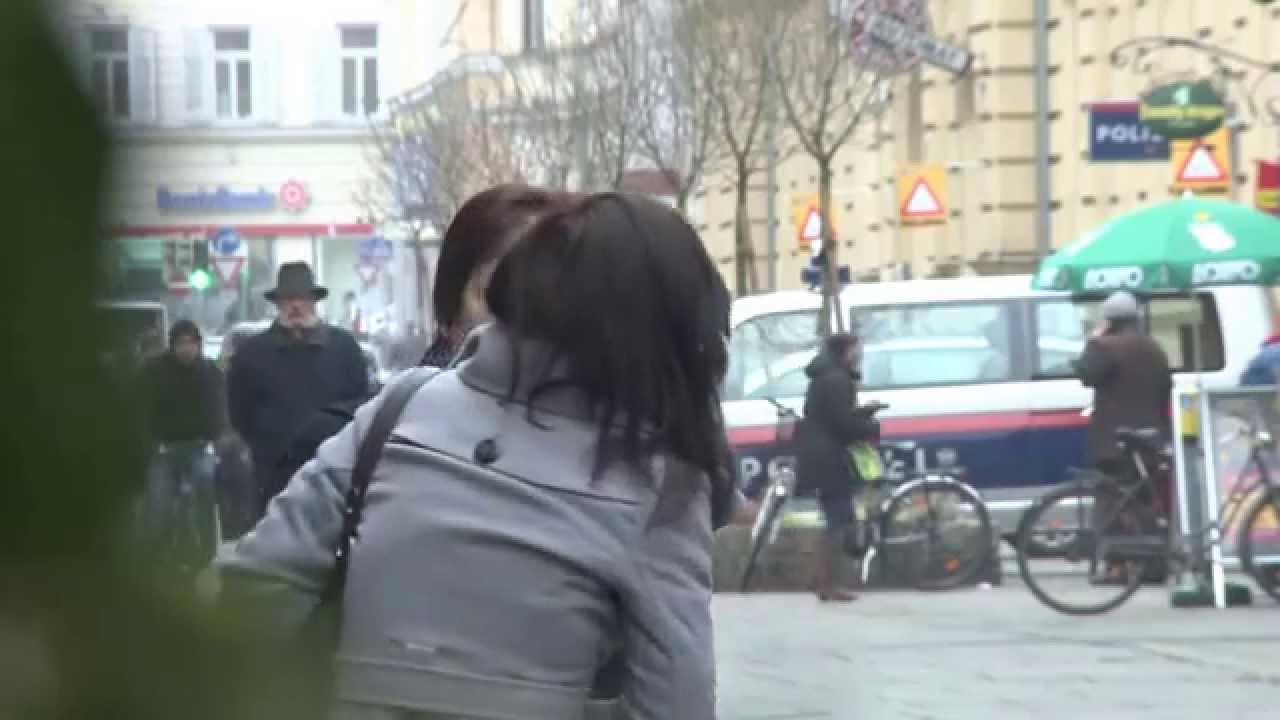 ALTERnative Frauenbilder - Versteckte Kamera in der Grazer Schmiedgasse