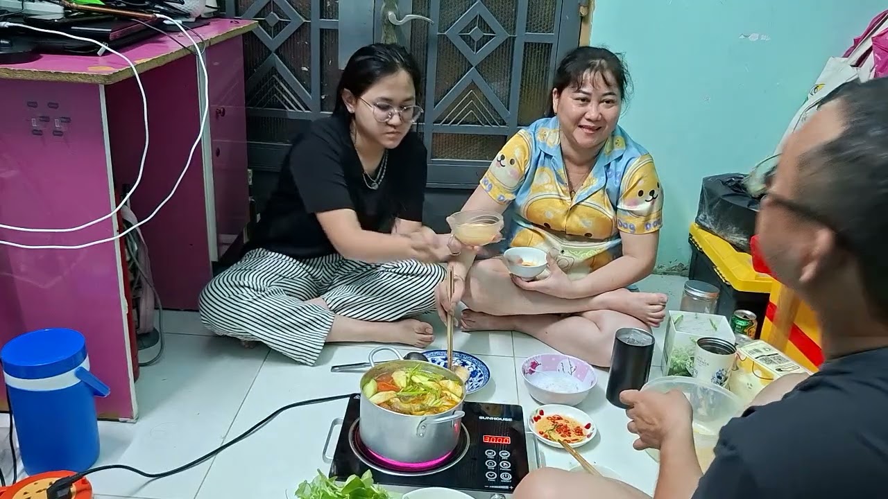 ĂN TỐI MUỘN CÙNG GIA ĐÌNH. 8/3/2026