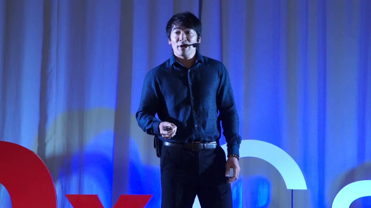 Consumo consciente &eacute; o futuro | Tony Toshiro Sato | TEDxCastro