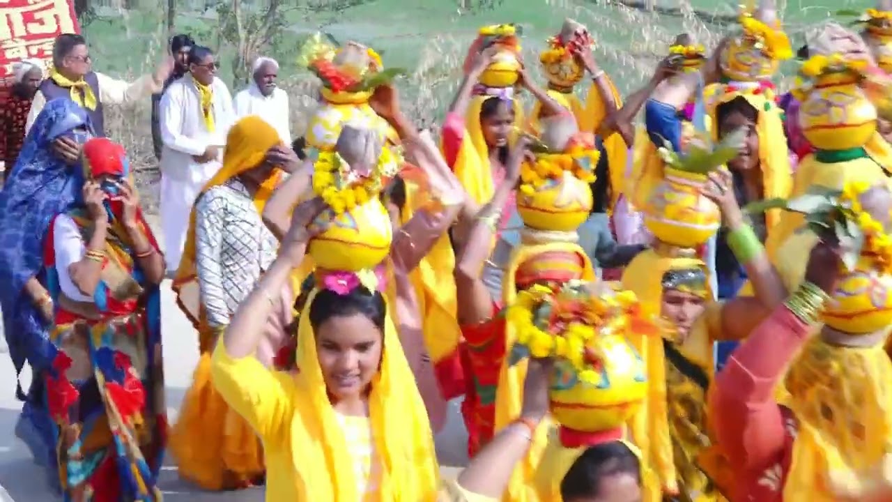(भव्य कलश यात्रा)आचार्य चन्द्रप्रकाश  जी महाराज स्थान : जाजऊ, फतेहपुर सीकरी (आगरा)