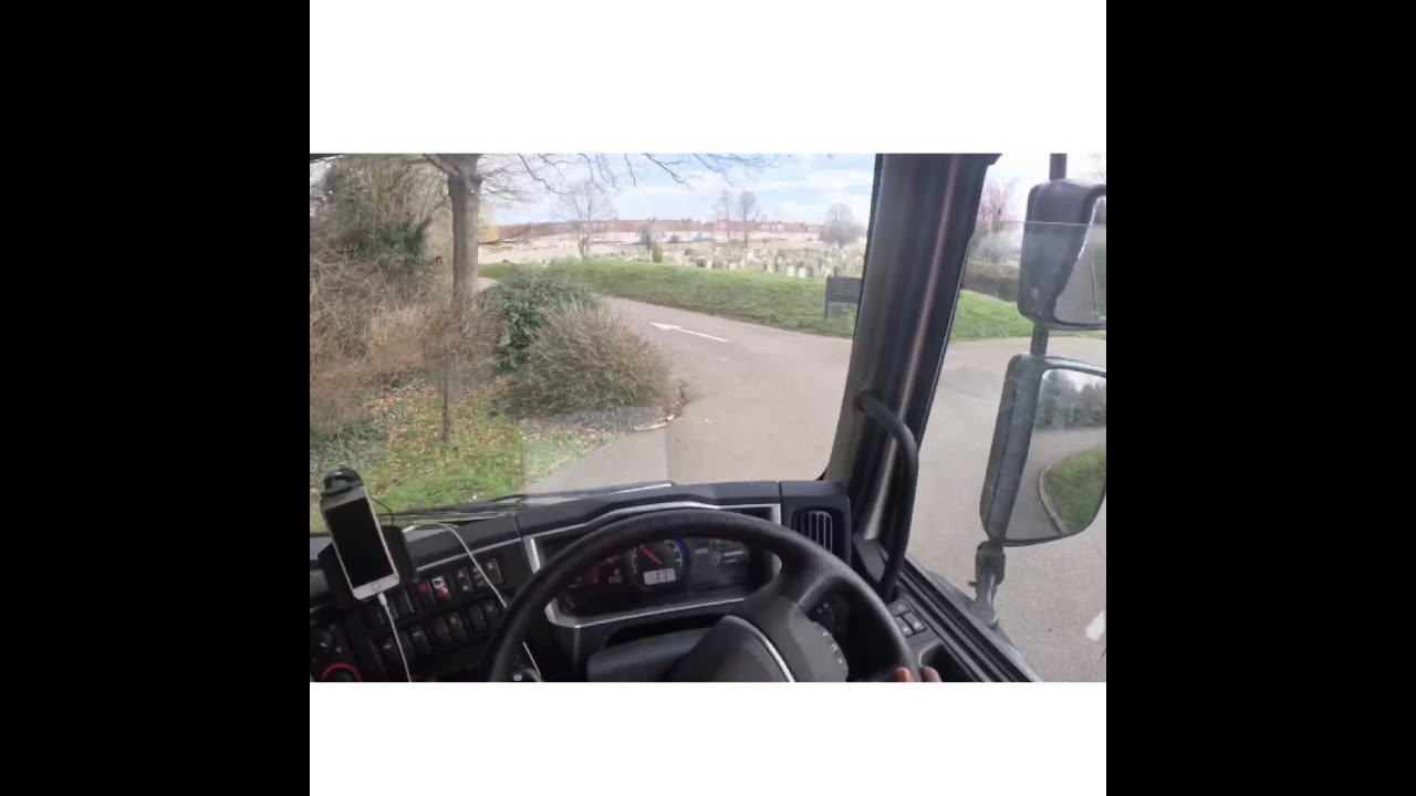This dustcart driver went to tip a bin at a cemetery  near Croydon London🎃
