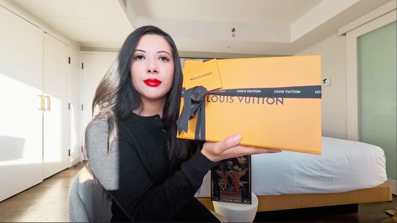Unboxing My Louis Vuitton Pochette Eva
