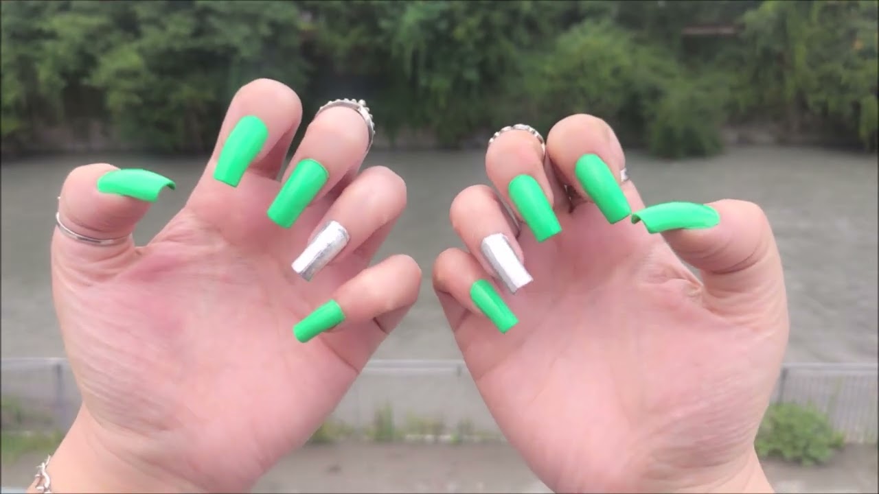 Pretty nail art on natural long nails by Jadez (july 2025)