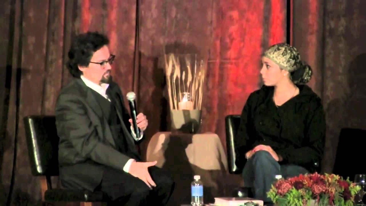 Christian Sister Taking Shahada with Shaykh Hamza Yusuf