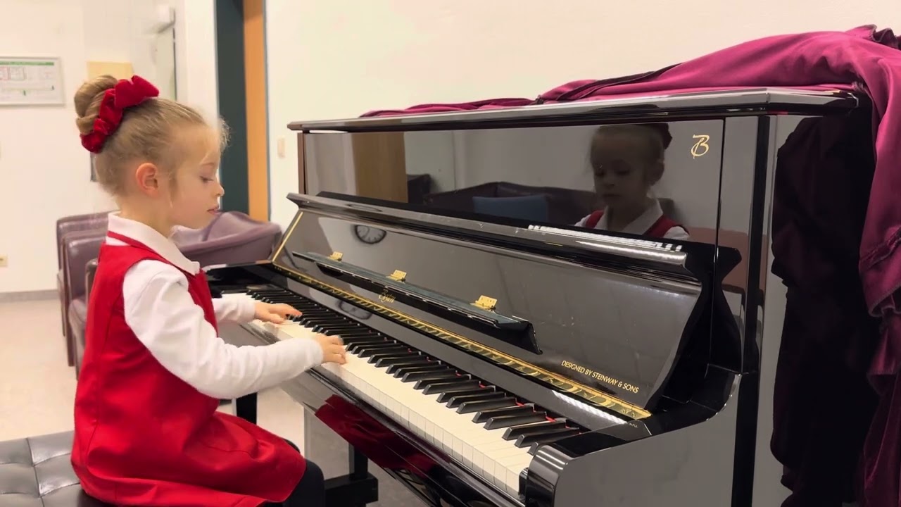 Nicole Bresciani (6 years 2 month old) - Mozart Sonata No 16, 1st Movement K. 545