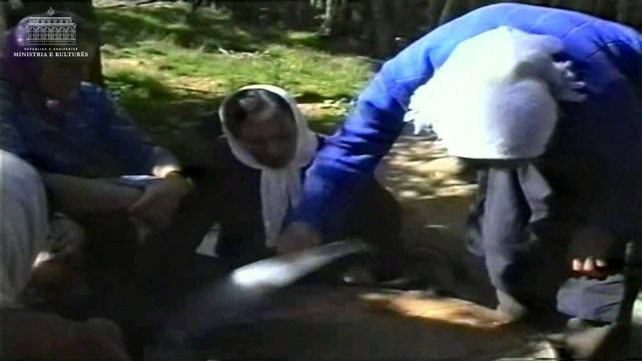 Kenge dasme me tepsi