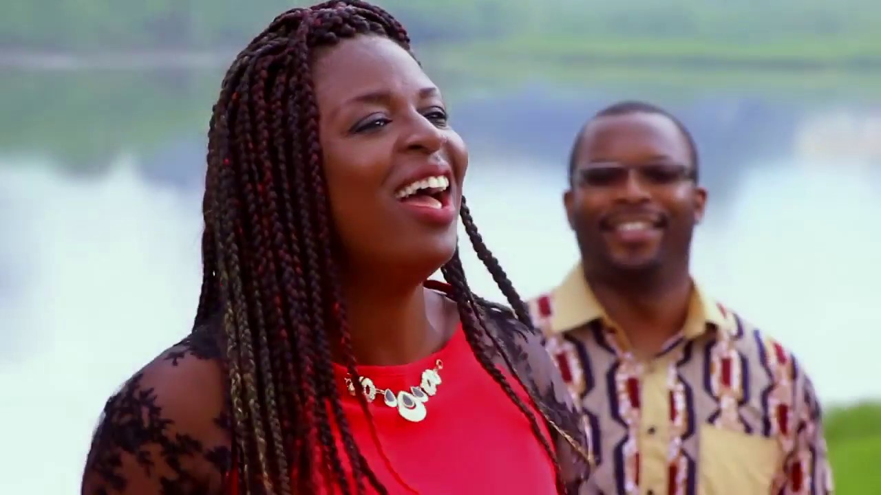 COEURS D'ADORATION - AYENE DOUMA