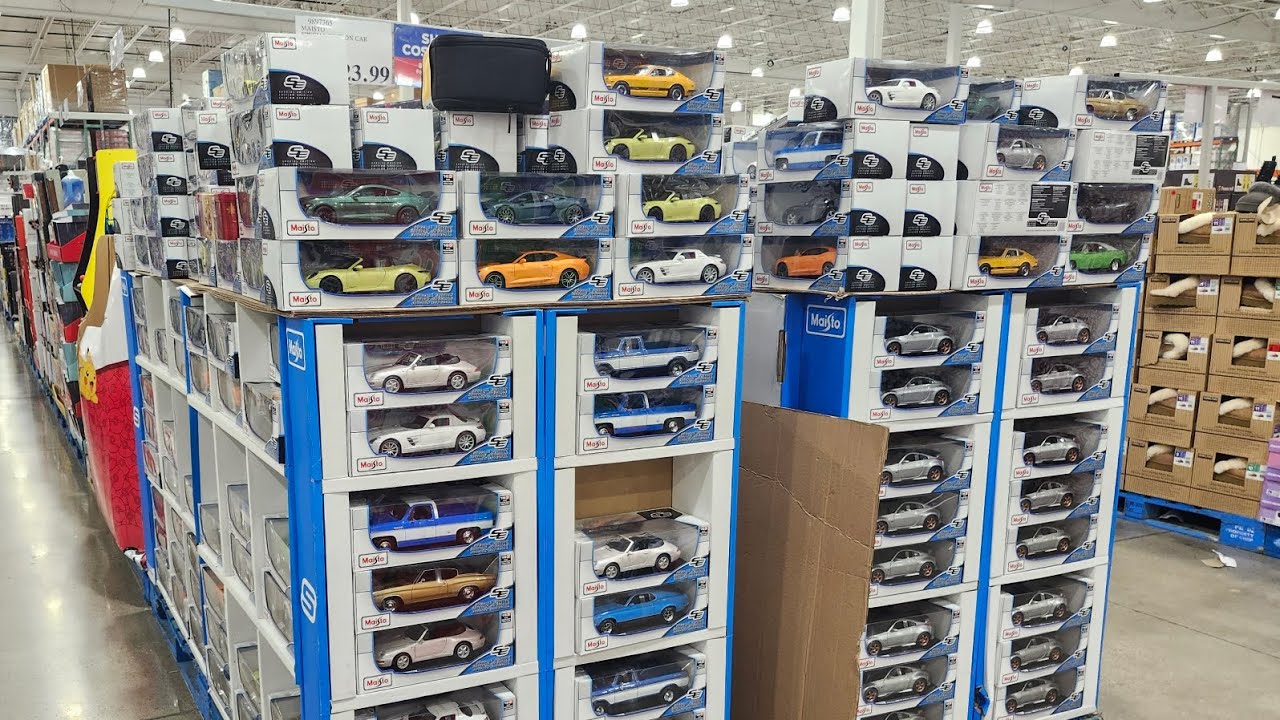 Maisto at Costco 2 SHIPPERS!