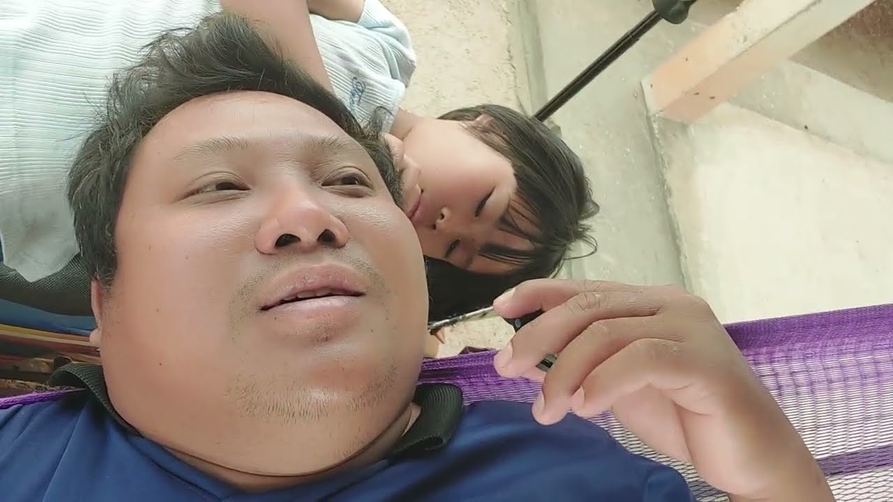 แม่น้องโมจิเอาทีวีมาให้!!โมจิอยากให้พ่อกับแม่นดีกันไหม.? #จิตอาสา 