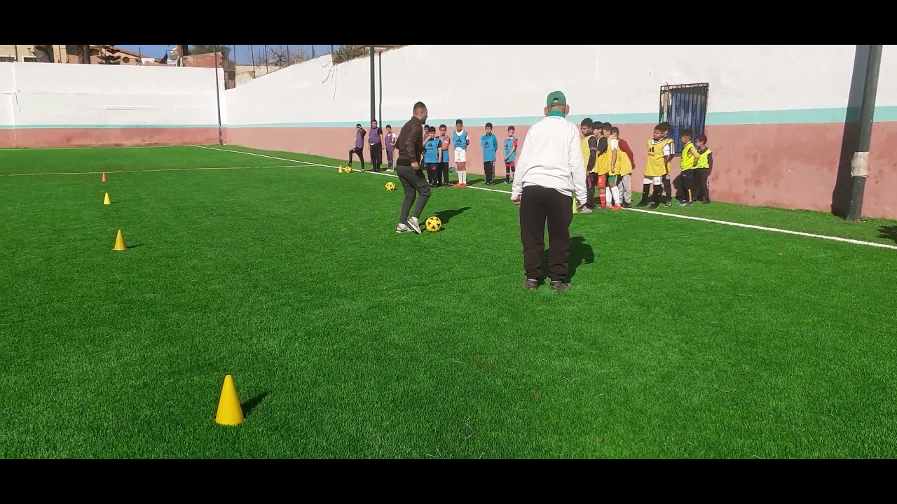 حي فيلاج بيره المدرب امين حمراء الحسن الحراس المساعد عمي بوزيان