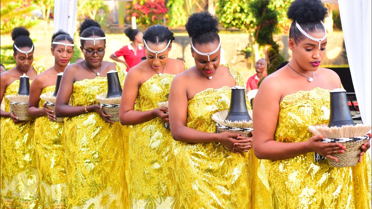 BRENDA'S KWERANGA Toro traditional function captured by Gabz Photography.