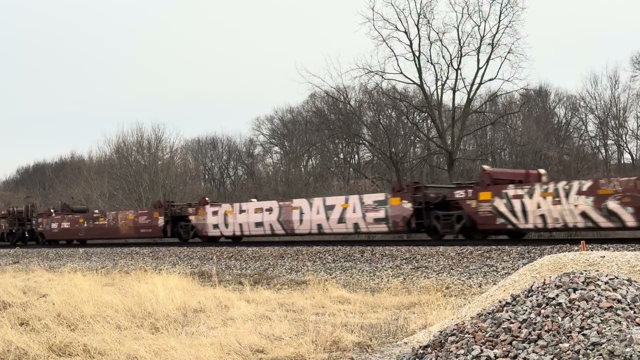 East Galesburg Illinois 2-14-2026 wb intermodal at 5:05pm.