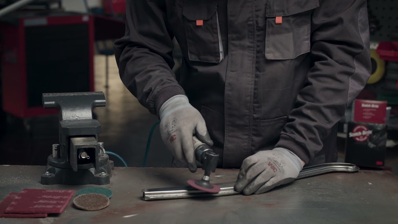 Perfect Finish - Scotch-Brite™ Roloc™ Surface Conditioning Disc