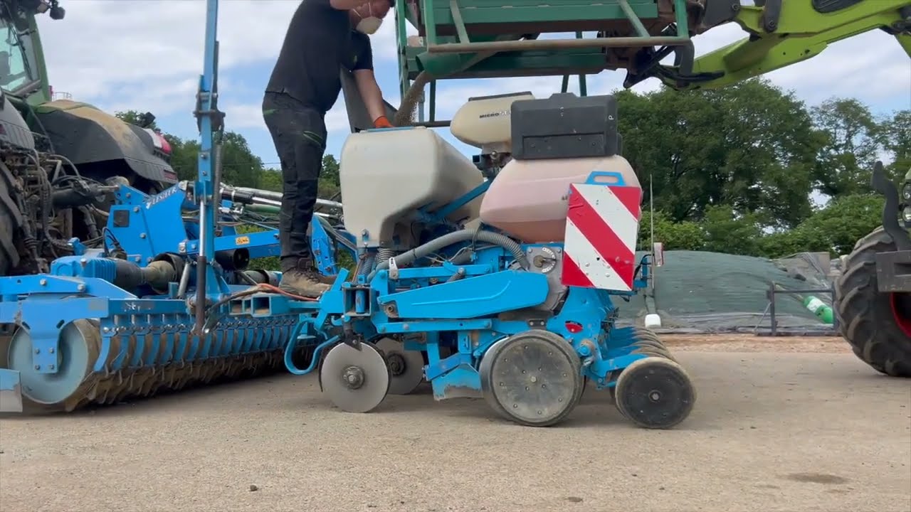 Semis de maïs, CUMA DE L'UNION GUEMENE PENFAO