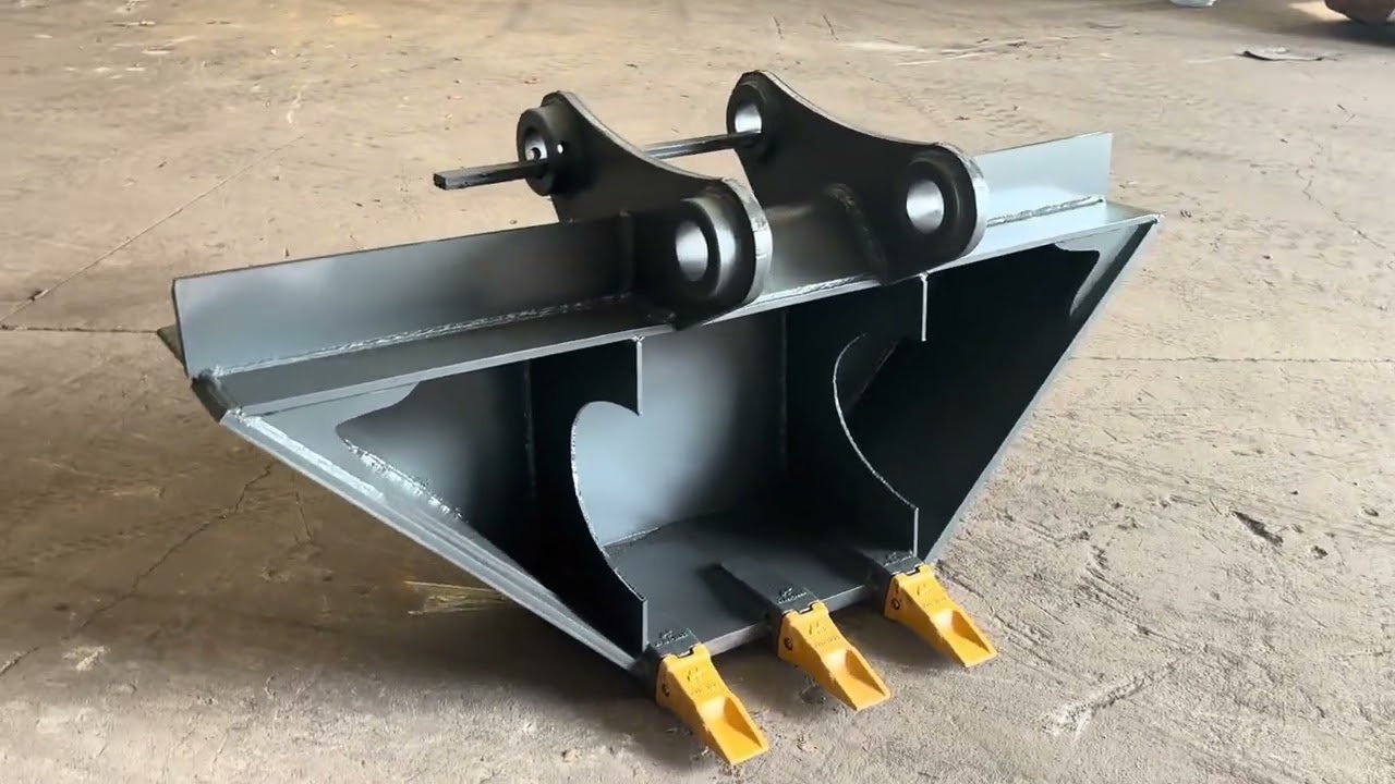 Constructing a trapezoidal structure by excavating a channel in a single operation