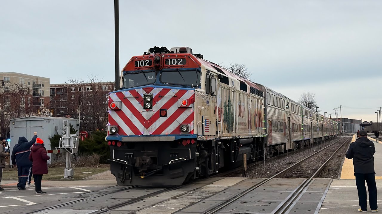 Saturday Railfanning At Des Plaines For Metra’s Operation North Pole Train On December 20, 2025