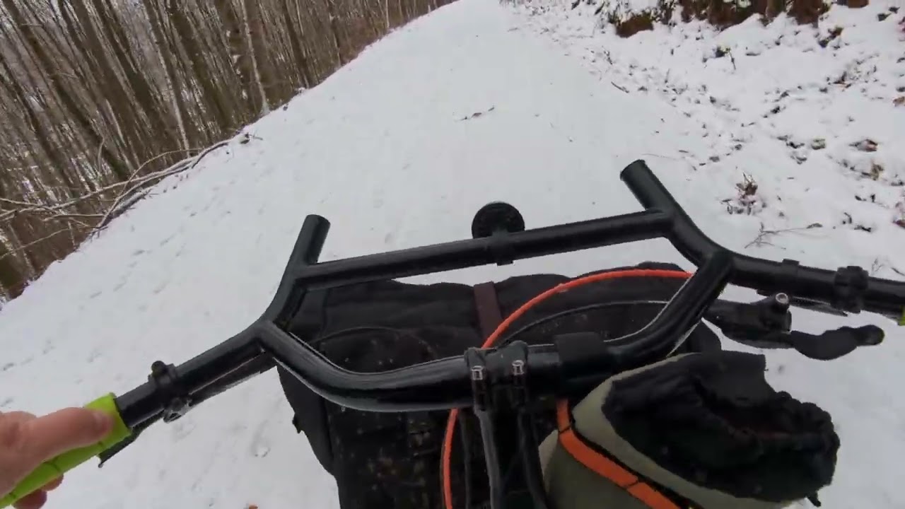 Salsa Mukluk ride dans la neige 