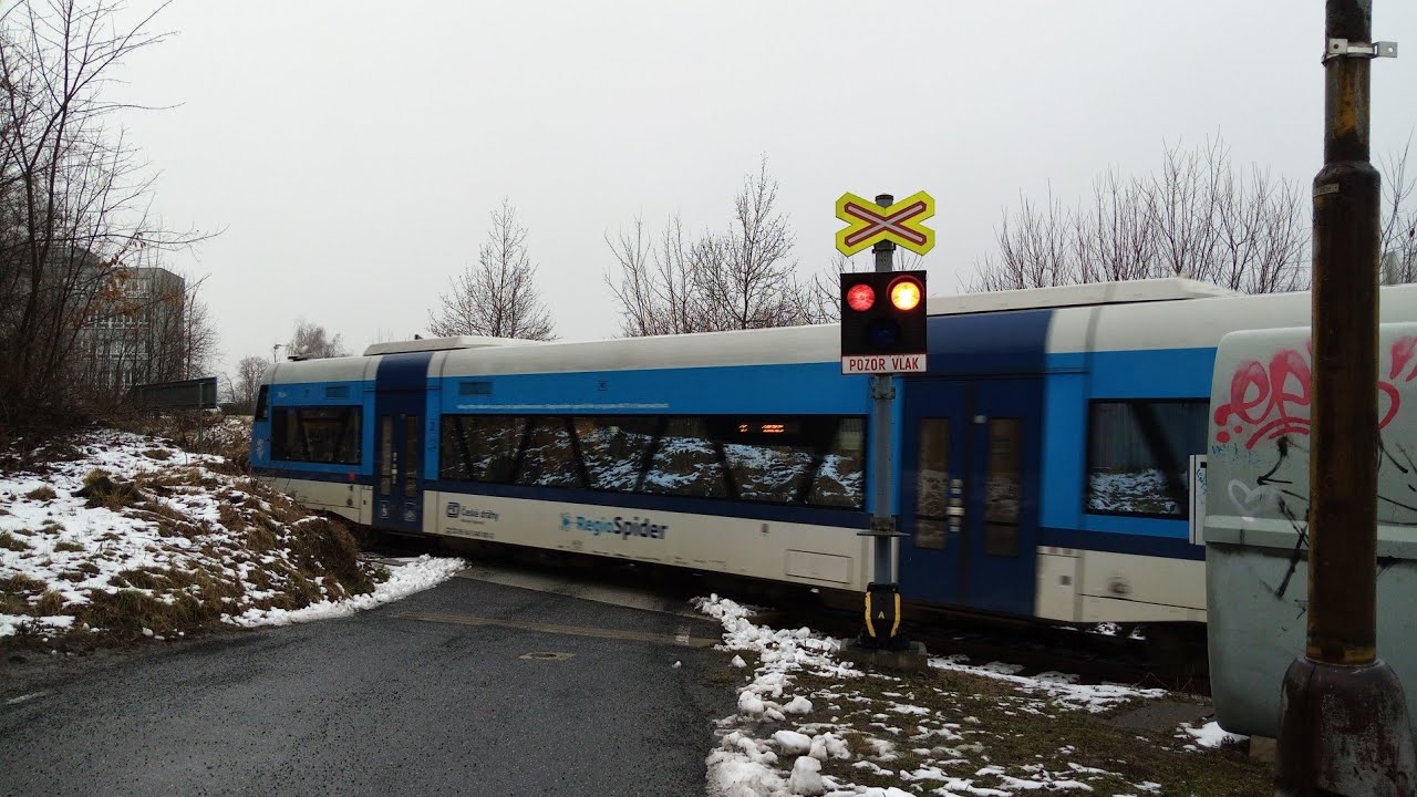 Železniční přejezd Liberec Rochlice #1 P5498 (AŽD 71) - 7.2. 2020 -. / Czech Level Crossing.