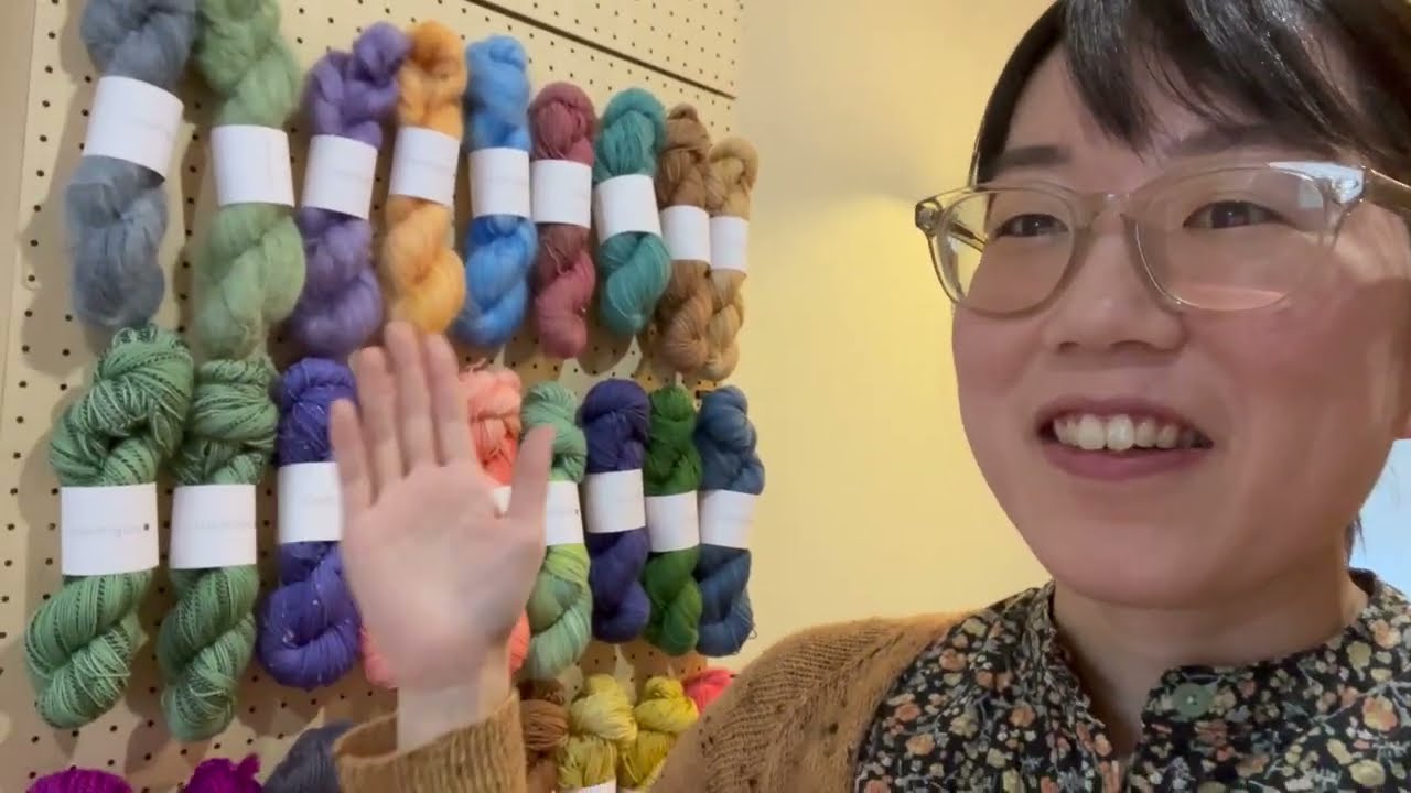 毛糸屋の編み物日記 Ep76. - 手染め糸を楽しむショール🧶