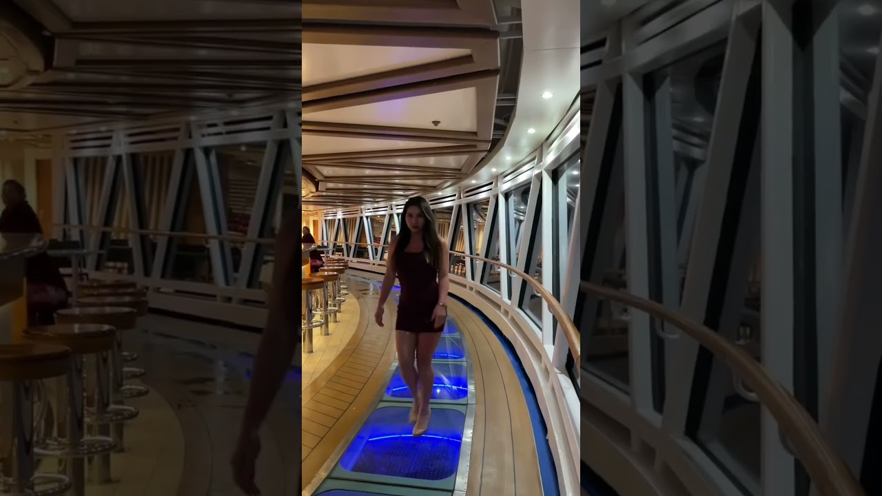 Walking with the wind in my hair feels so good💕 #love #fun #happy #travel #trend #viral #fashion