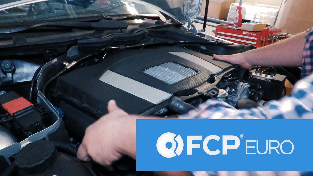 Mercedes C300 Engine Cover Removal - Tool-less DIY (M272, M273)