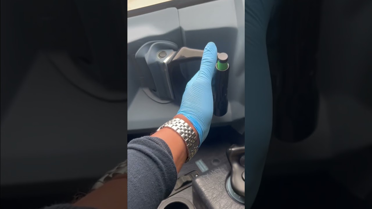 How to unlock Aircraft windows .A320 vs A380 #airbus #airbusaircraft #a380 #a320 #windows #opening