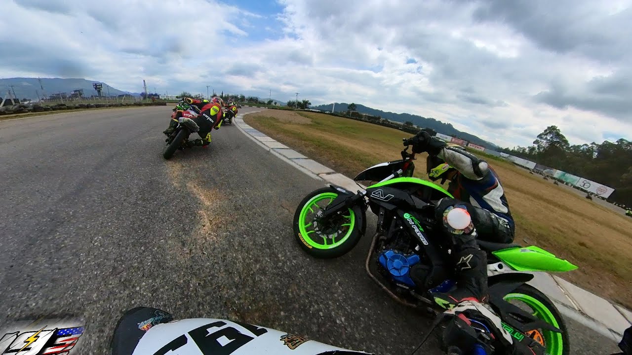 A FUEGO 🔥  EN TOCANCIPA....... FULL RACE