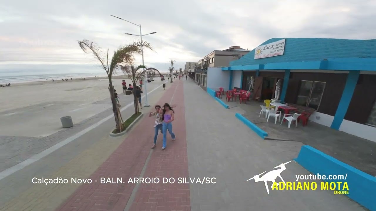 Calçadão do Balneário Arroio do Silva/SC - Um voo de PONTA a PONTA