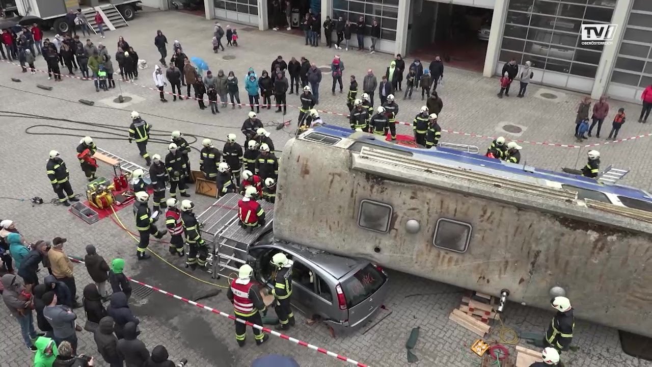 Spektakuläre Feuerwehr-Großübung in Schalchen