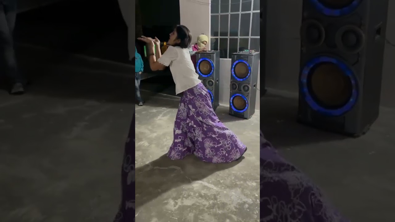 Jhumka gira ree.....😂 #sisterdance #jija #viral #elegantdance #superb🫡 #ytstudio #youtubevideo 