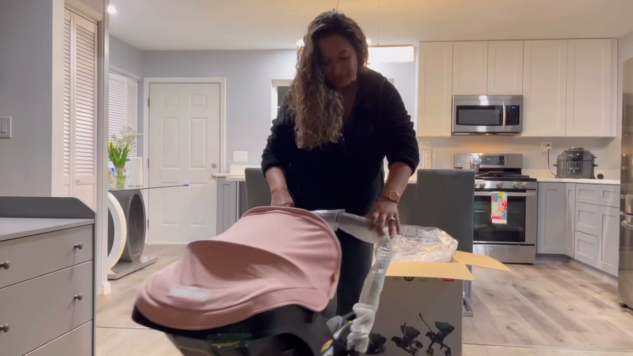 Unboxing the Doona car seat/stroller