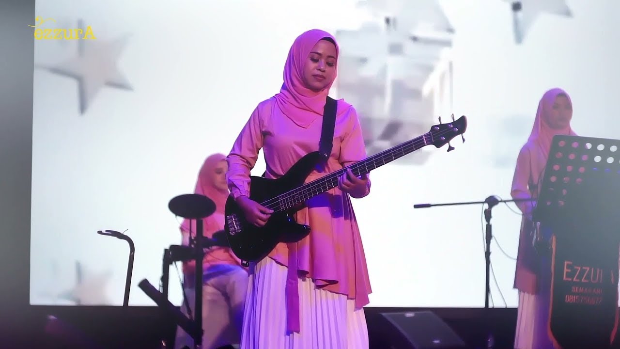 EMANG PALING BENER ADEMIN HATI BARENG KAK MAKHI NYANYIIN LAGU QASIDAH SATU INI I Live Concert EzzurA