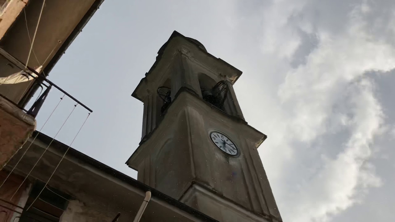 Inno del Genoa con campane