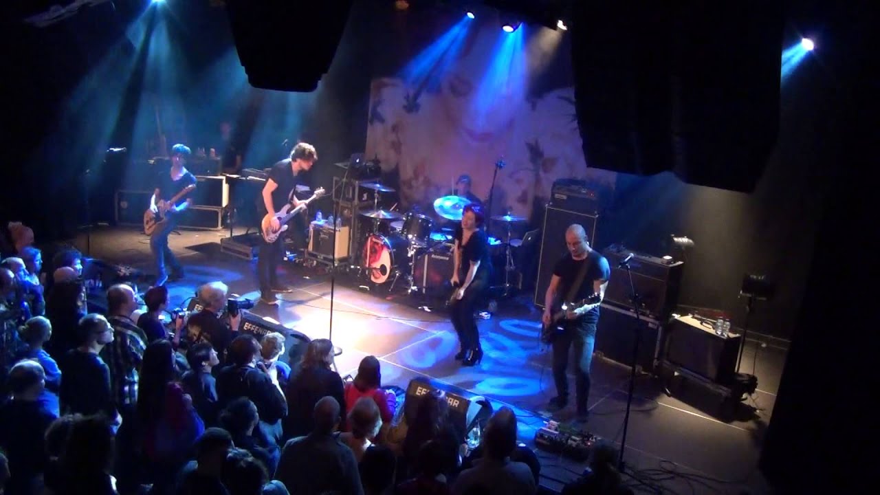 Anneke van  Giersbergen: We live on /  Feel Alive @ De Effenaar 08-11-2013