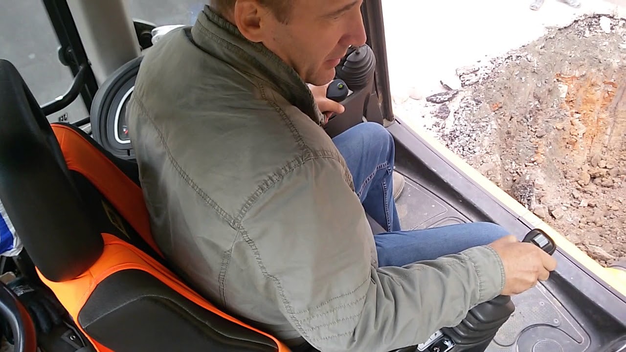 Раскопка с джойстиками JCB