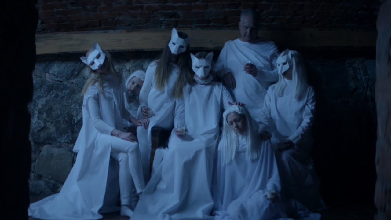 ionnalee; NOT HUMAN