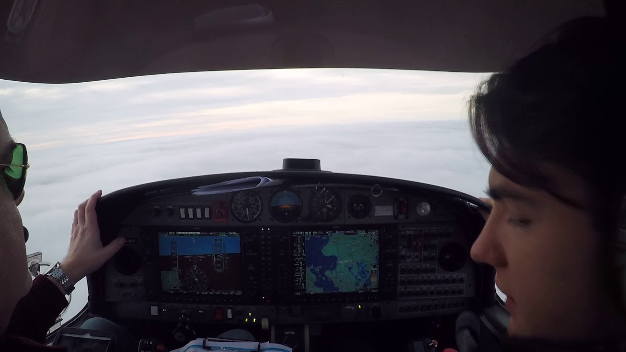 DA42 TS SE-MIN landing on R29 EKRK, Roskilde Airport in gusting winds up to 55 knots