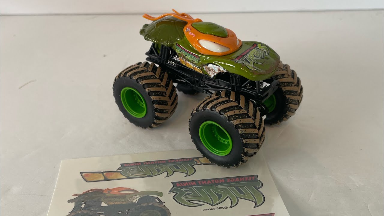 Hotwheels Monster Jam 2011 Mud Treads Teenage Mutant Ninja Turtles review 