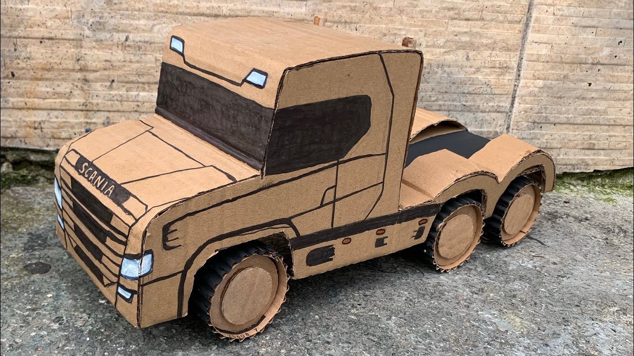 Scania feito de papelão - caminhão