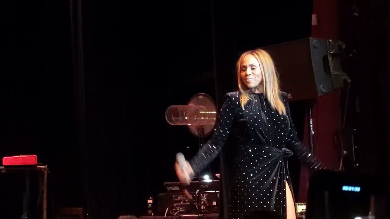 Deborah Cox  performing here hit 