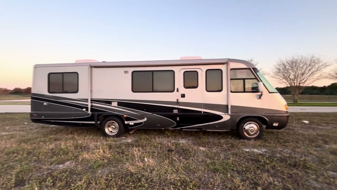 2004 Airstream Land Yacht 30 For Sale