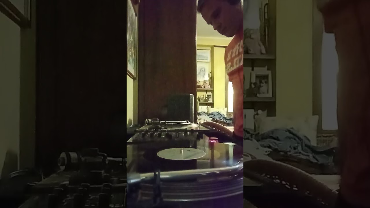 djset at home frame n.513 #djftee #djset #onlyvinyl #housemusic 
