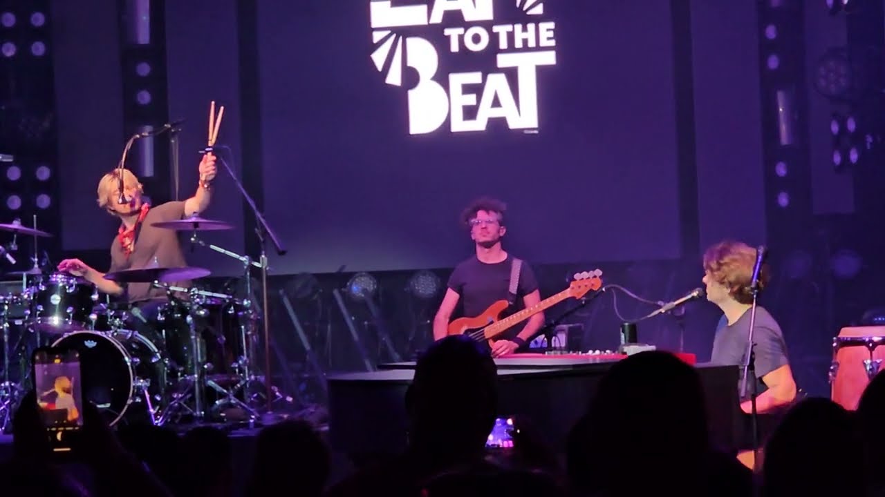 HANSON ~ Eat To The Beat ~ EPCOT ~ 10.27.2023 ~ Show 3~ Juliet / Man From Milwaukee
