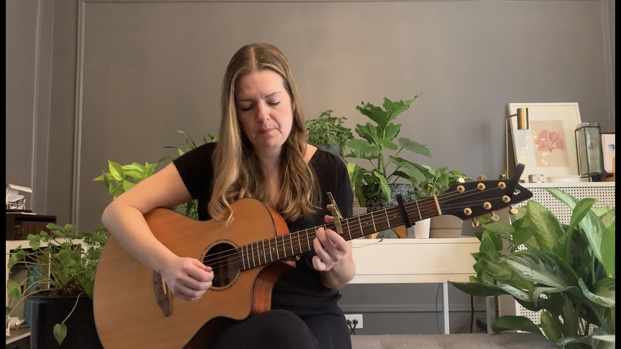 Laura Glyda - The Garden (Acoustic)