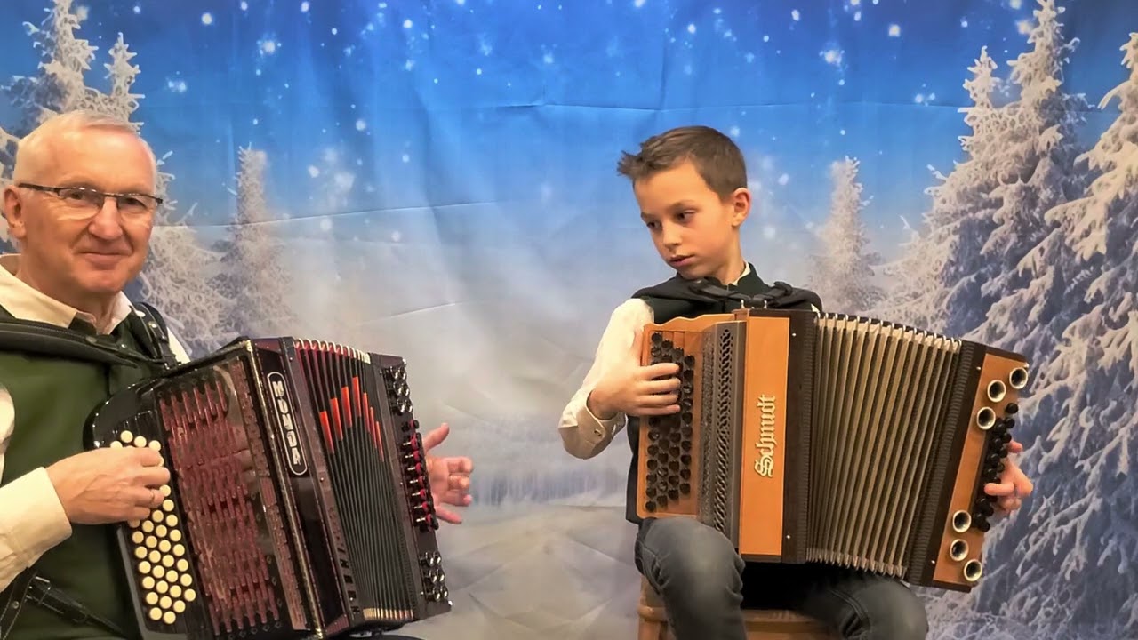 In da Sunnleitn - Opa spielt mit Enkel