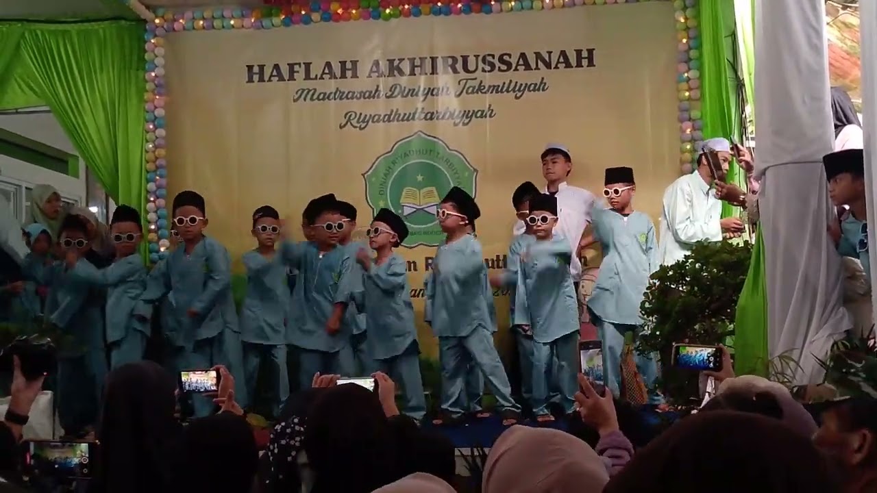 Tarian anak laki laki abatasa 