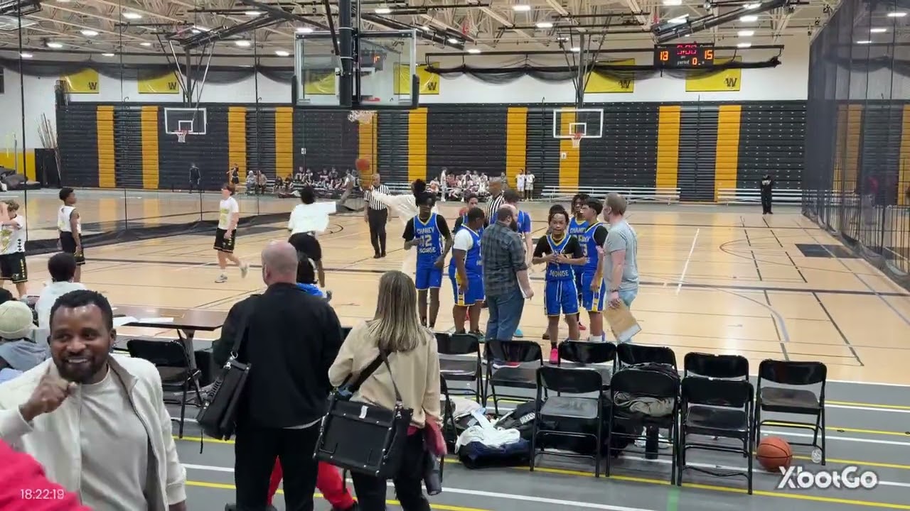 Devontae Watkins jr 8th grade game 1 Joliet west tournament Avm vs Chaney mungee 