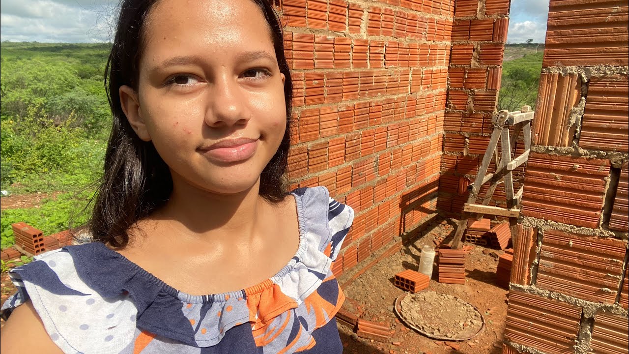 Fui ver como está a obra da casa da Isabela 