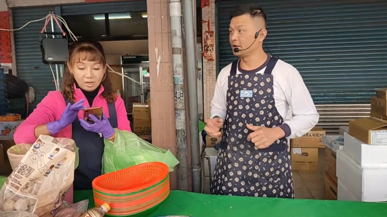 「吃飽睡」正在直播！