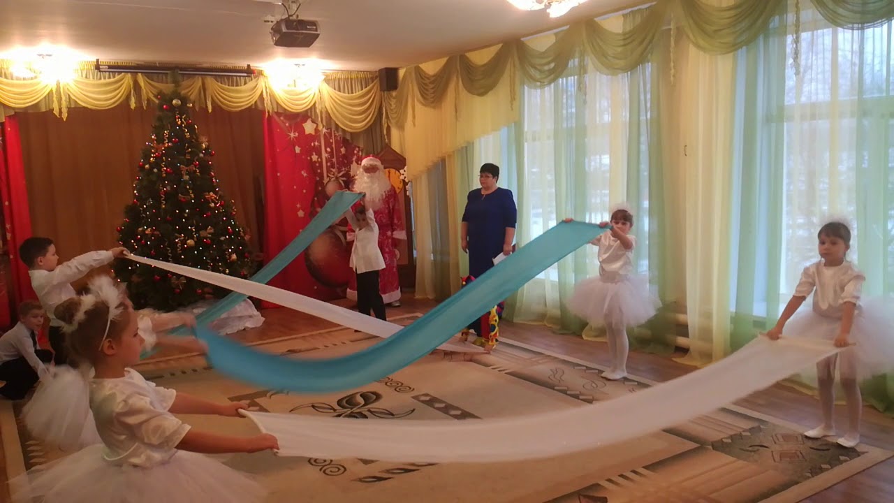Танец с полотнами